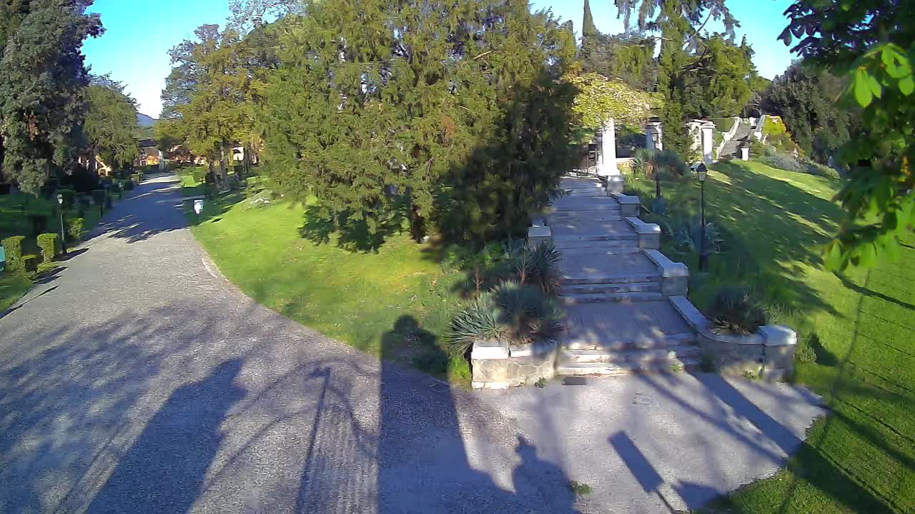 Parco Coronini-Cronberg Live Webcam – Green Oasis