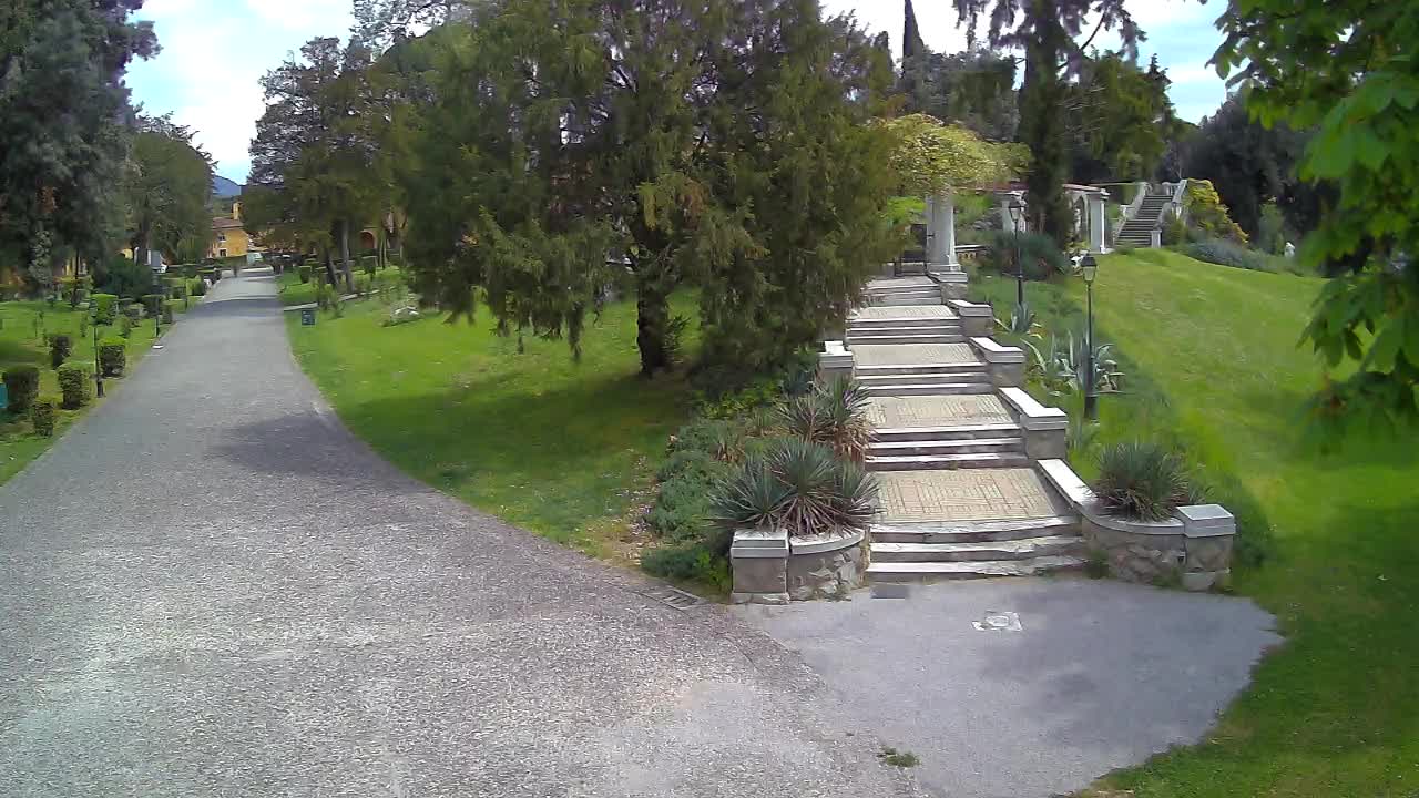 Parco Coronini-Cronberg Live Webcam – Green Oasis
