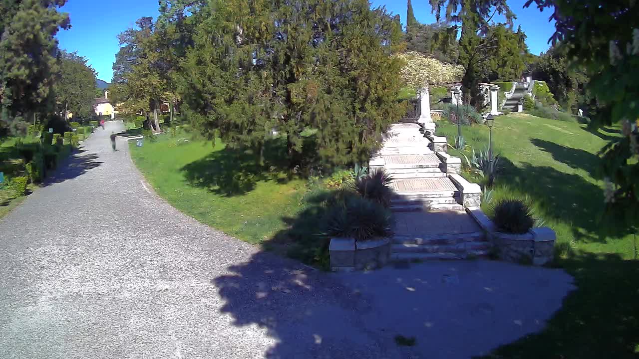 Parco Coronini-Cronberg Live Webcam – Green Oasis