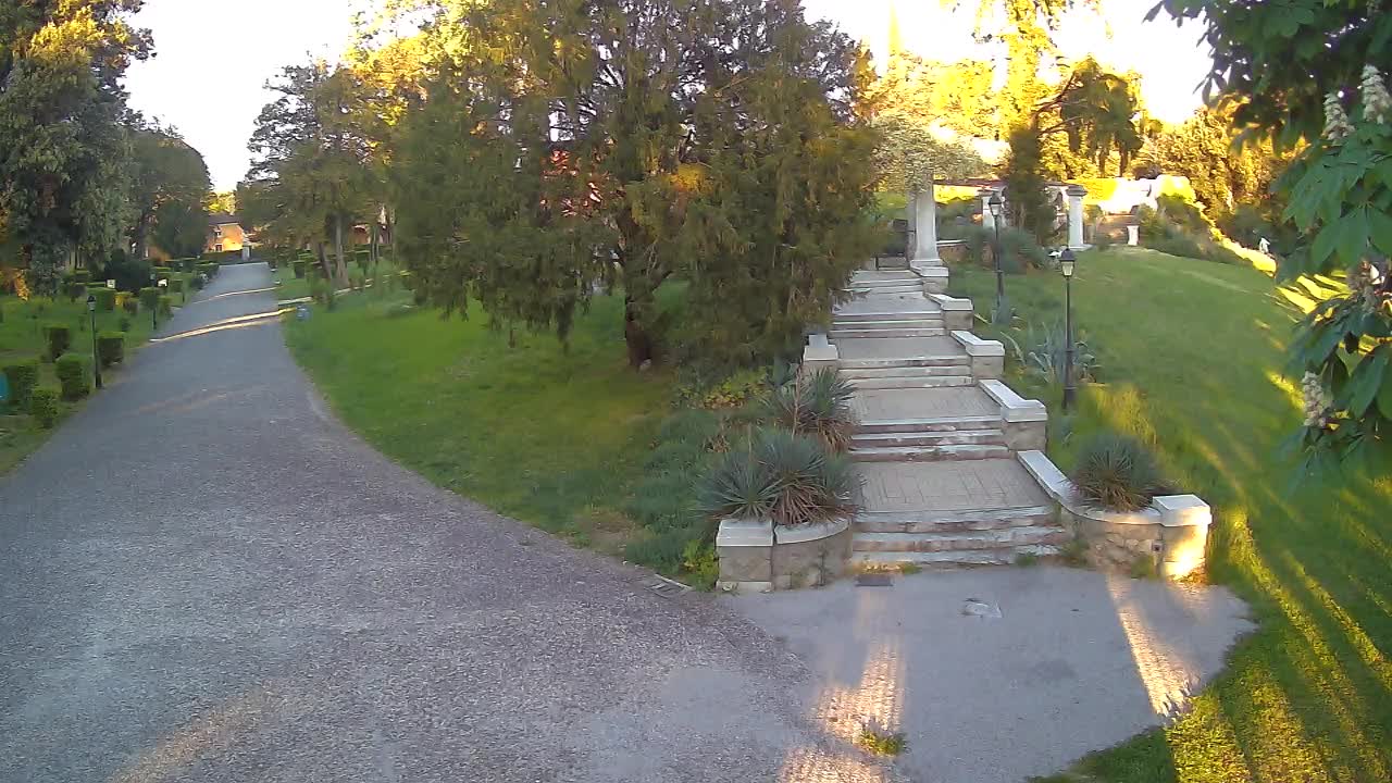 Parco Coronini-Cronberg Live Webcam – Green Oasis
