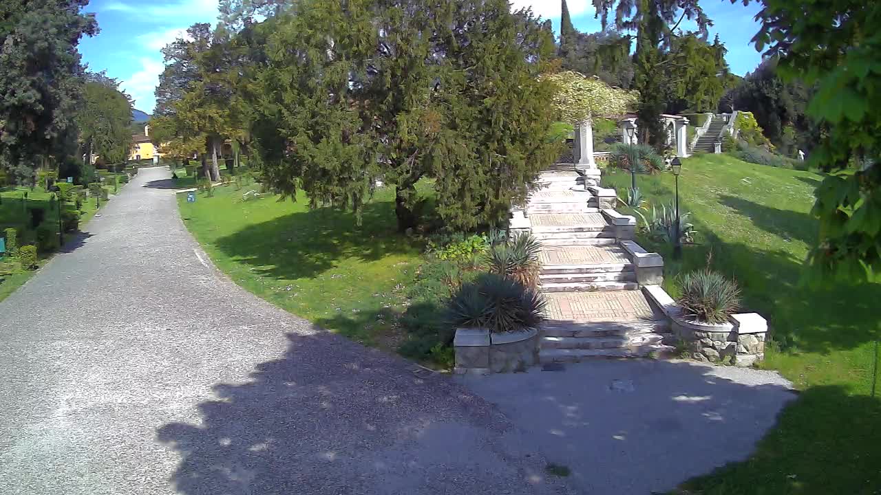 Parco Coronini-Cronberg Live Webcam – Green Oasis