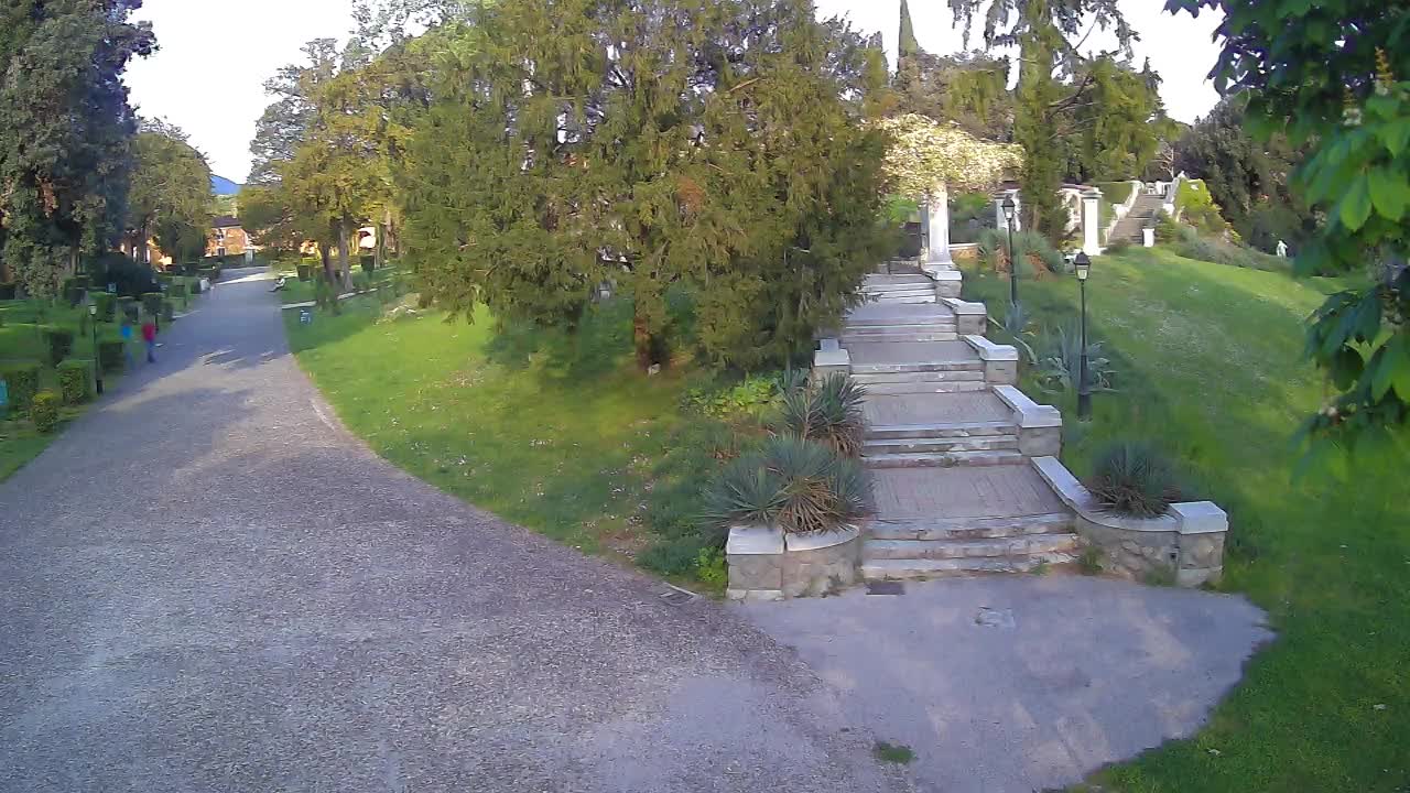 Parco Coronini-Cronberg Live Webcam – Green Oasis