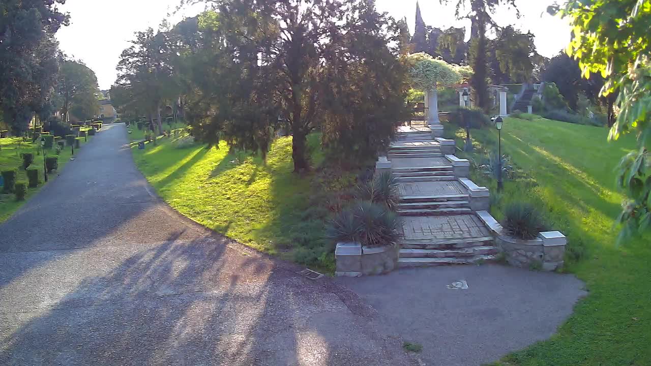 Parco Coronini-Cronberg Live Webcam – Green Oasis