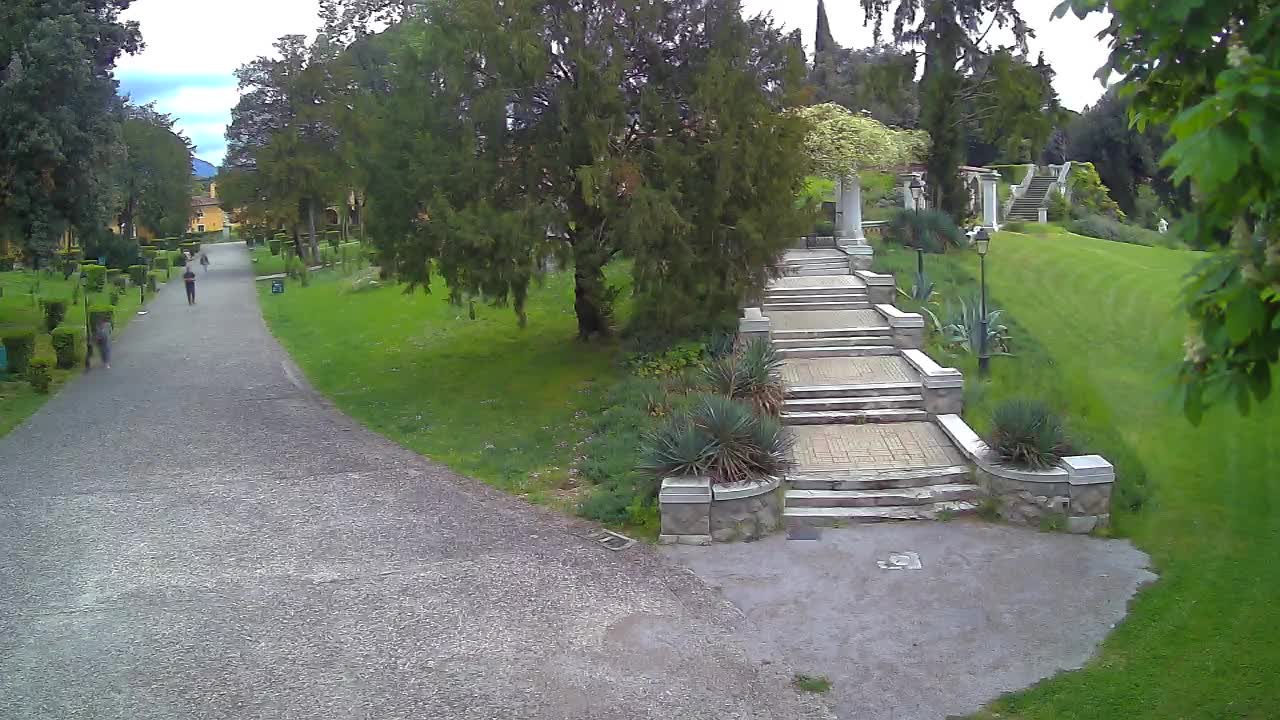 Parco Coronini-Cronberg Live Webcam – Green Oasis