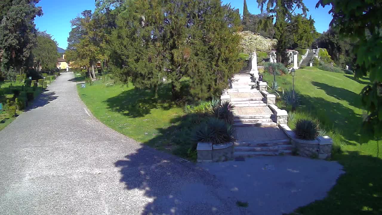 Parco Coronini-Cronberg Live Webcam – Green Oasis