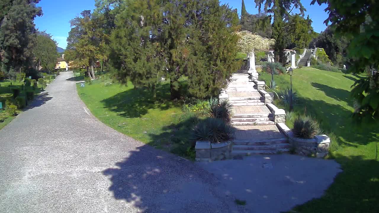 Parco Coronini-Cronberg Live Webcam – Green Oasis