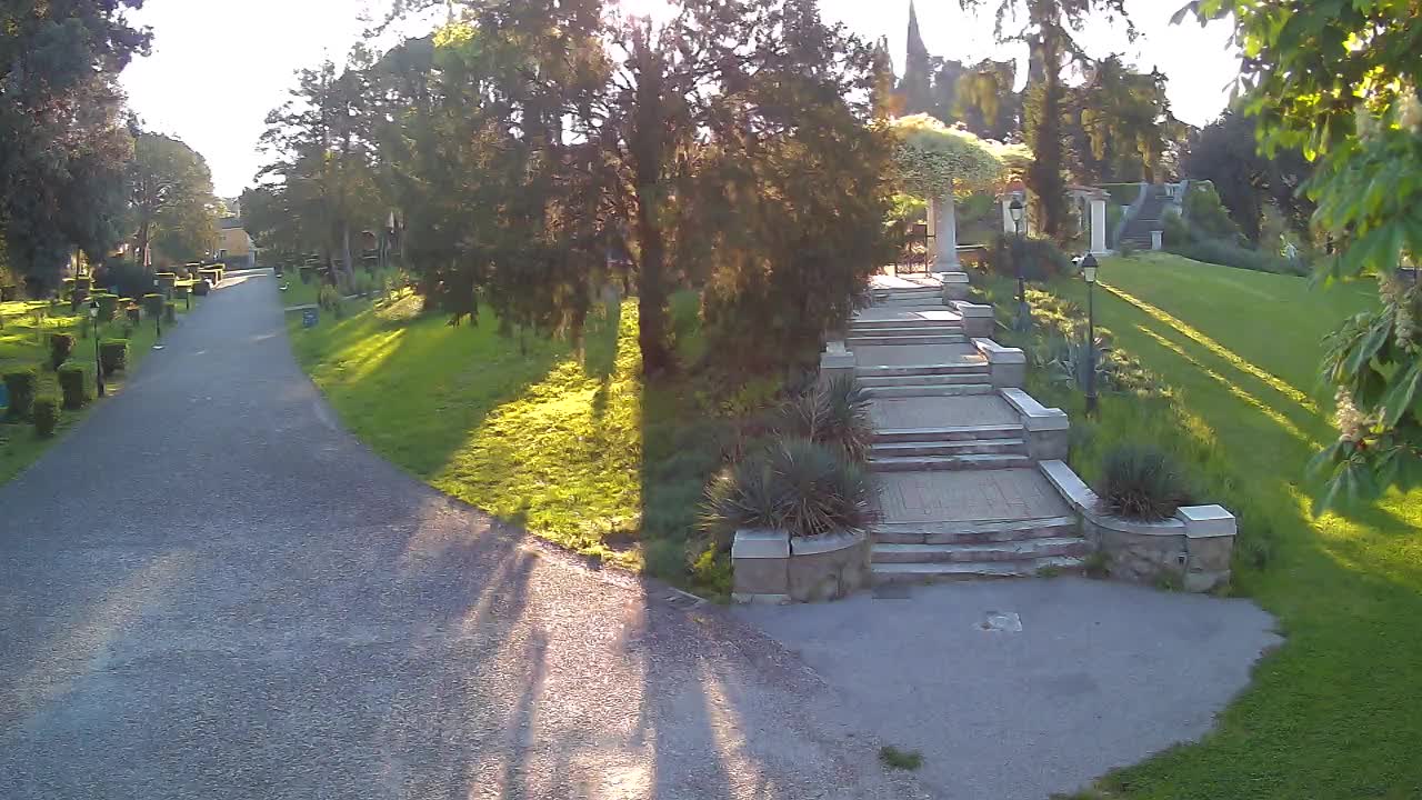 Parco Coronini-Cronberg Live Webcam – Green Oasis