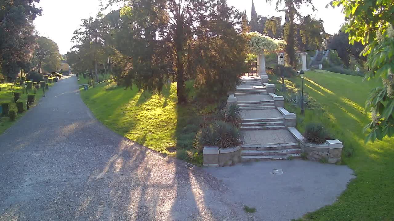 Parco Coronini-Cronberg Live Webcam – Green Oasis
