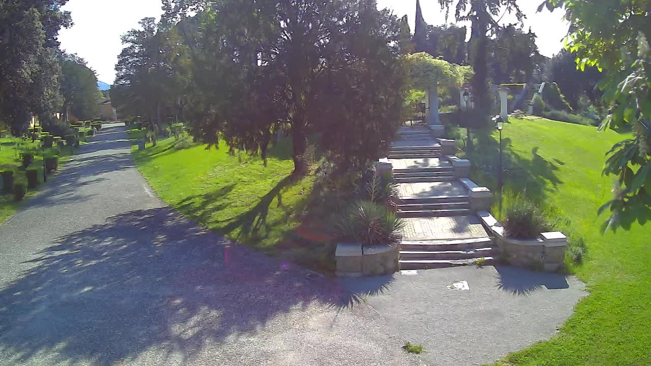 Spletna kamera park Coronini Kronberg – Gorica