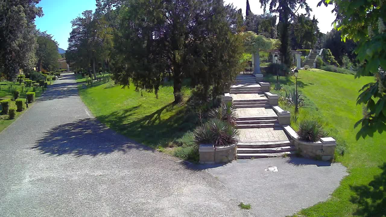 Parco Coronini-Cronberg Live Webcam – Green Oasis