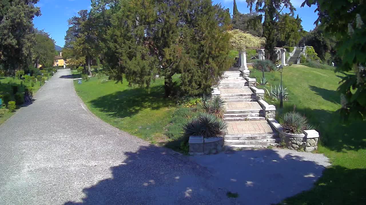 Parco Coronini-Cronberg Live Webcam – Green Oasis