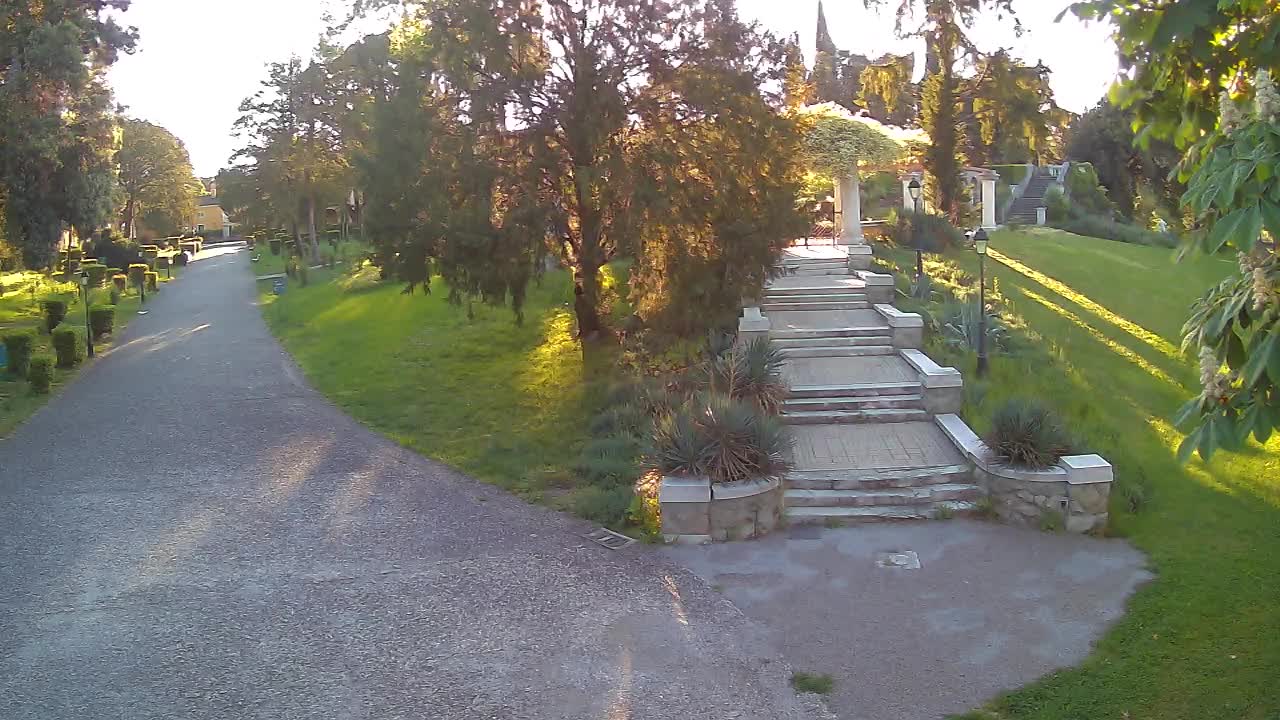 Parco Coronini-Cronberg Live Webcam – Green Oasis