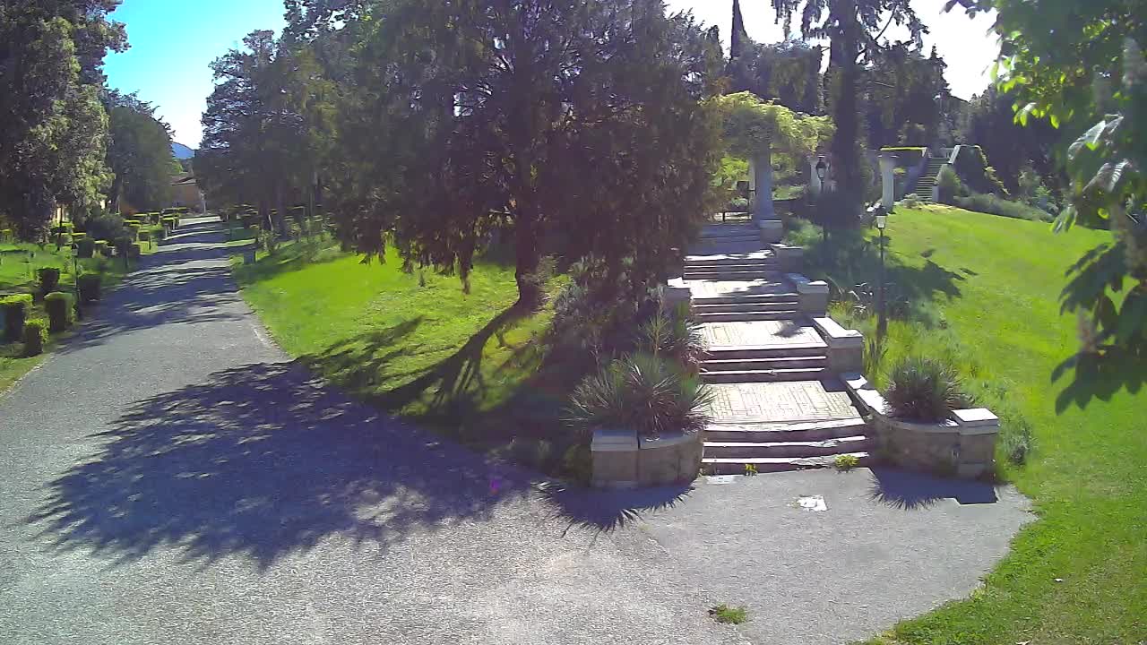 Parco Coronini-Cronberg Live Webcam – Green Oasis
