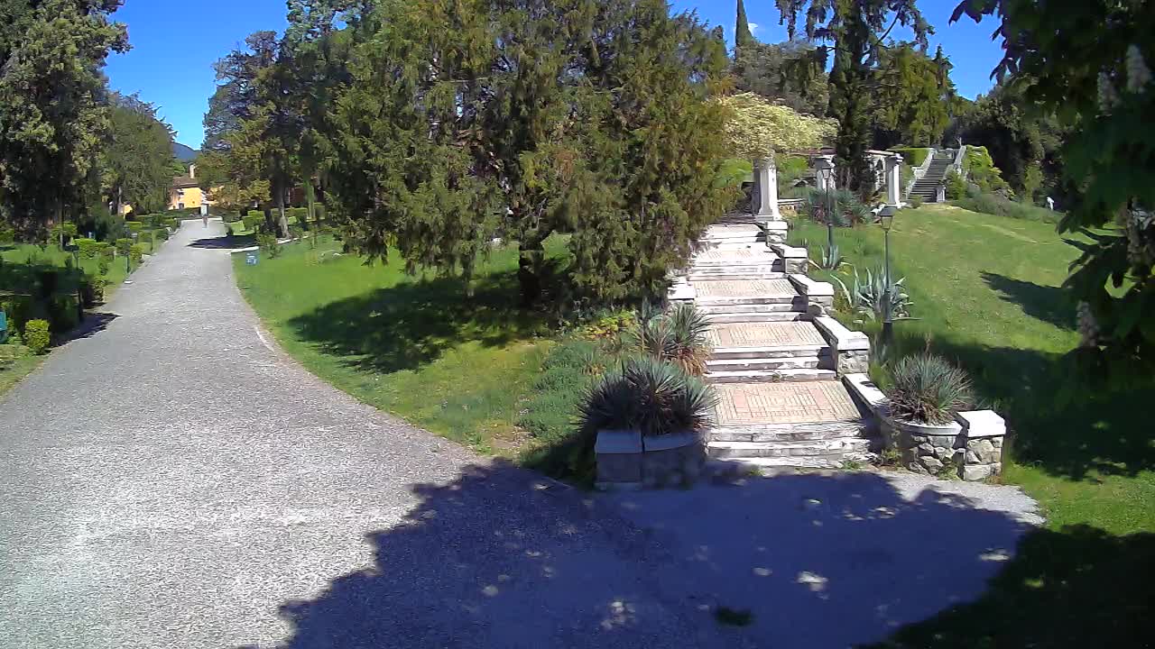 Parco Coronini-Cronberg Live Webcam – Green Oasis