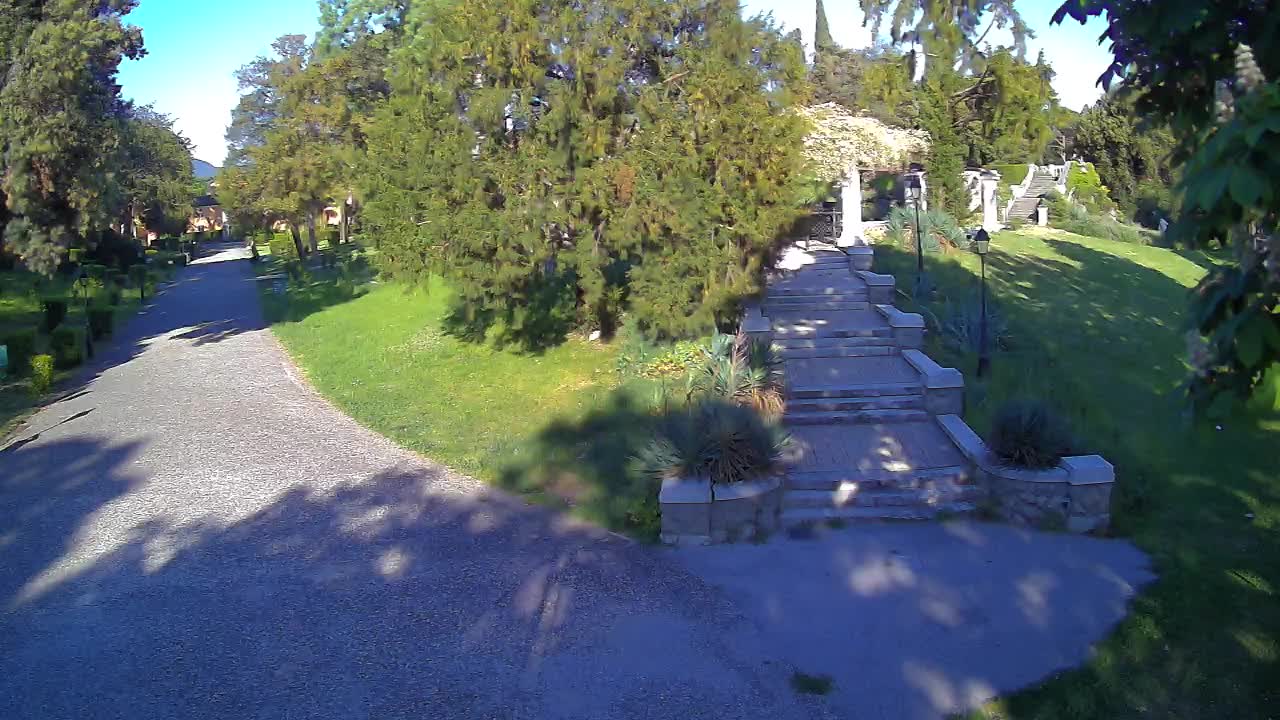 Parco Coronini-Cronberg Live Webcam – Green Oasis
