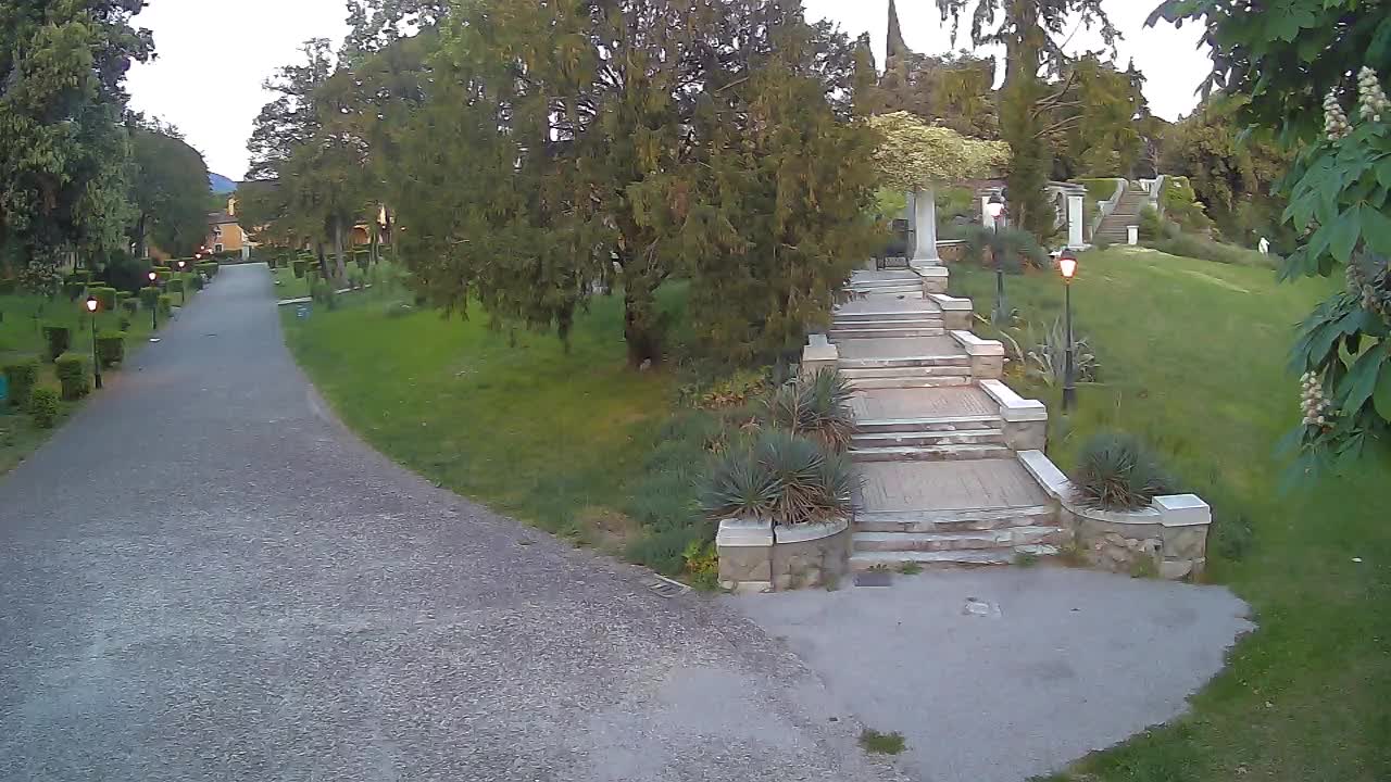 Parco Coronini-Cronberg Live Webcam – Green Oasis