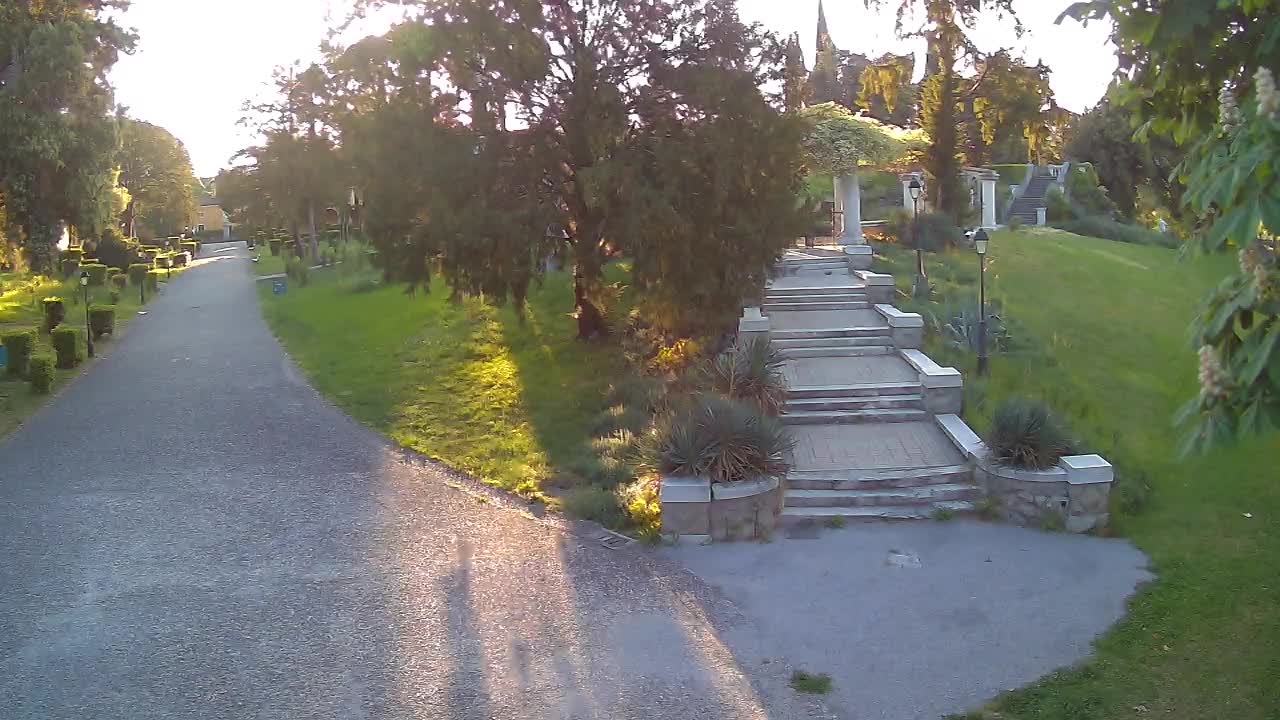 Parco Coronini-Cronberg Live Webcam – Green Oasis