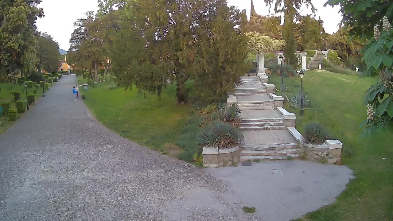 Parco Coronini-Cronberg Live Webcam – Green Oasis
