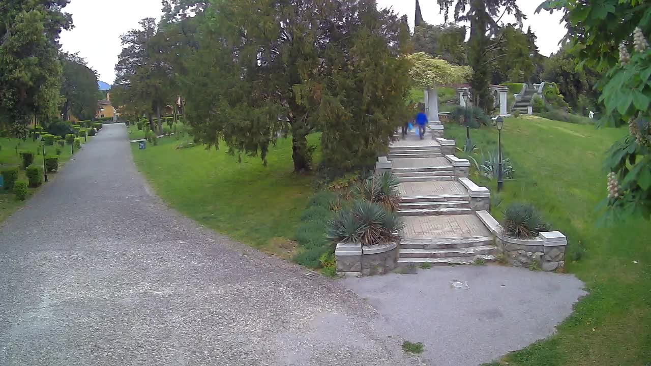 Parco Coronini-Cronberg Live Webcam – Green Oasis