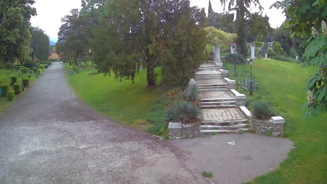 Parco Coronini-Cronberg Live Webcam – Green Oasis