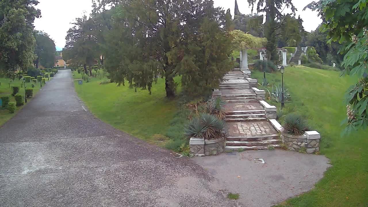 Parco Coronini-Cronberg Live Webcam – Green Oasis