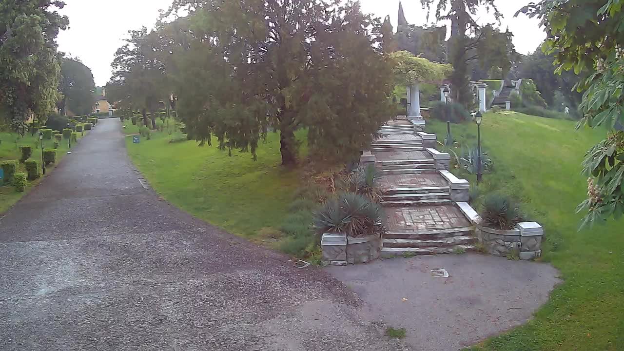 Parco Coronini-Cronberg Live Webcam – Green Oasis