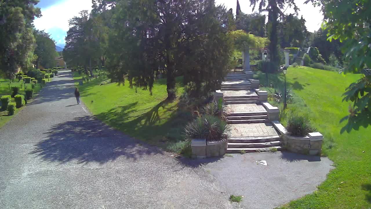 Parco Coronini-Cronberg Live Webcam – Green Oasis
