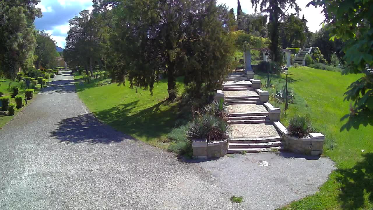 Parco Coronini-Cronberg Live Webcam – Green Oasis