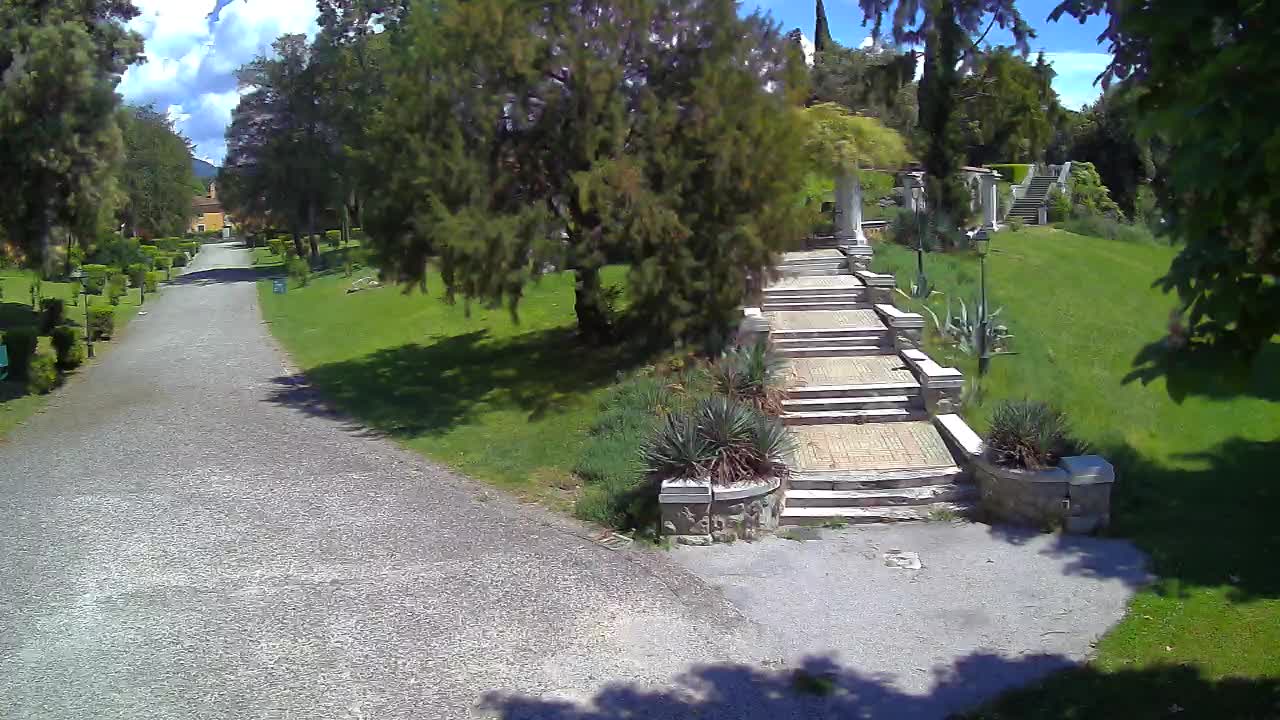 Parco Coronini-Cronberg Live Webcam – Green Oasis