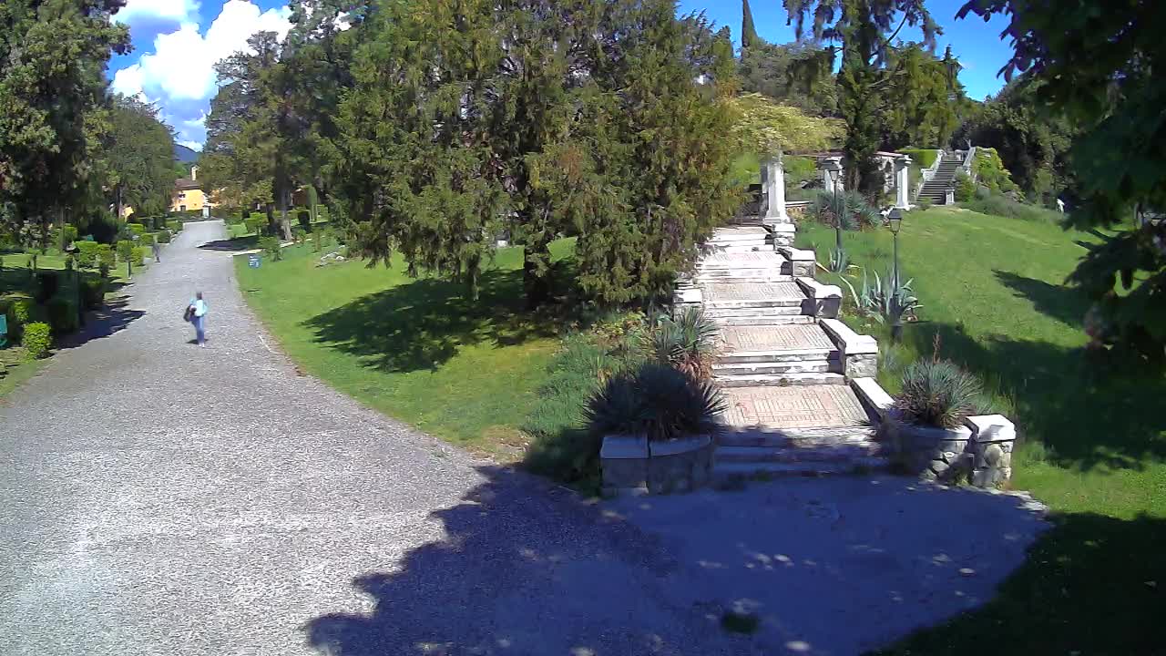 Parco Coronini-Cronberg Live Webcam – Green Oasis