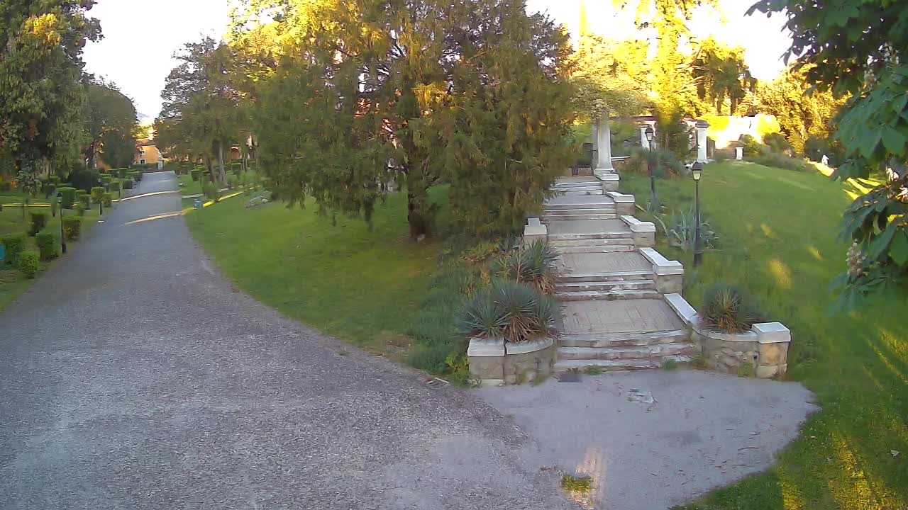 Parco Coronini-Cronberg Live Webcam – Green Oasis