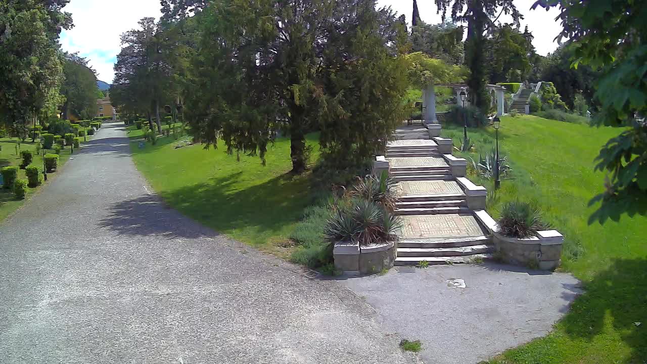 Parco Coronini-Cronberg Live Webcam – Green Oasis