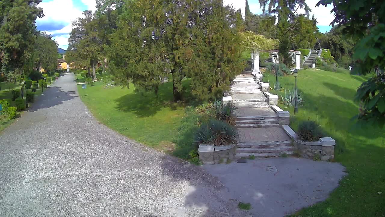 Parco Coronini-Cronberg Live Webcam – Green Oasis