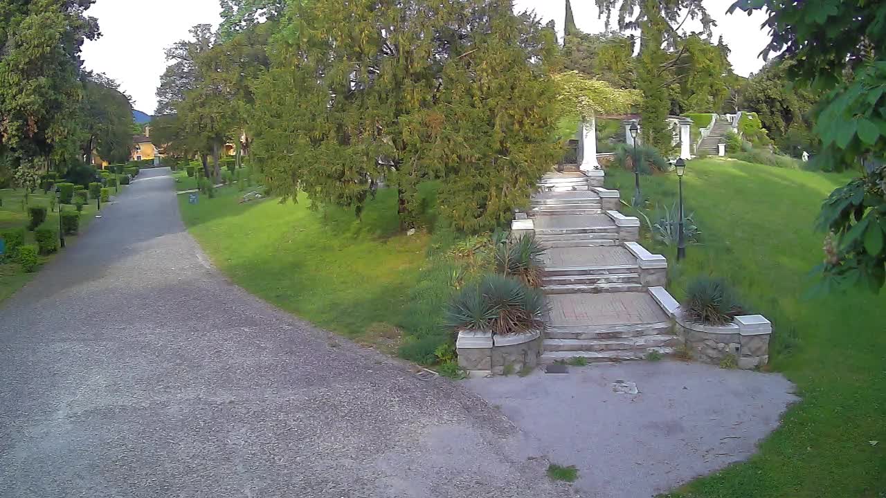 Parco Coronini-Cronberg Live Webcam – Green Oasis