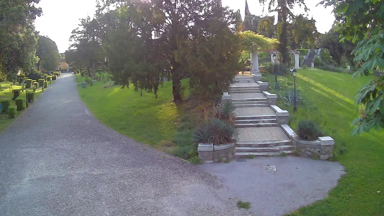 Parco Coronini-Cronberg Live Webcam – Green Oasis
