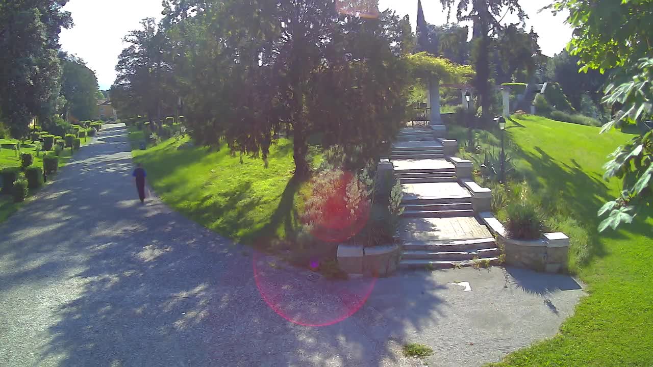 Parco Coronini-Cronberg Live Webcam – Green Oasis