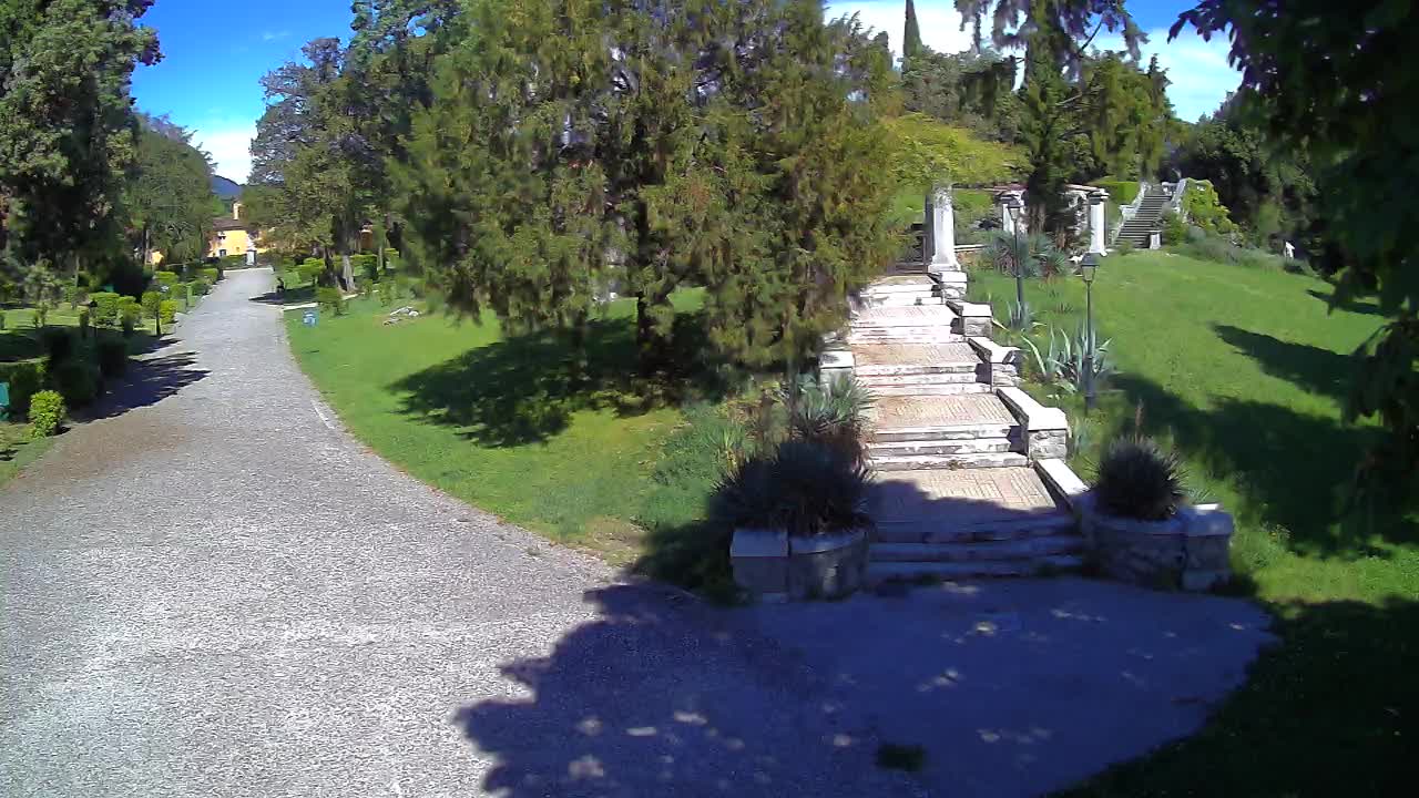 Parco Coronini-Cronberg Live Webcam – Green Oasis