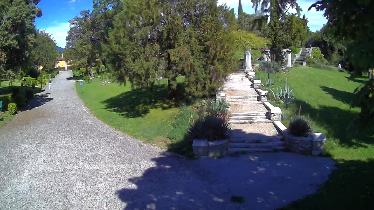 Parco Coronini-Cronberg Live Webcam – Green Oasis