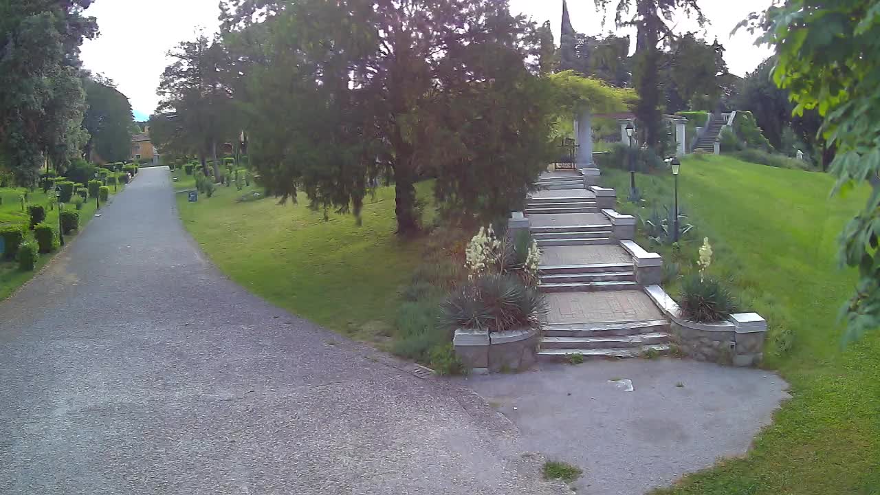 Parco Coronini-Cronberg Live Webcam – Green Oasis