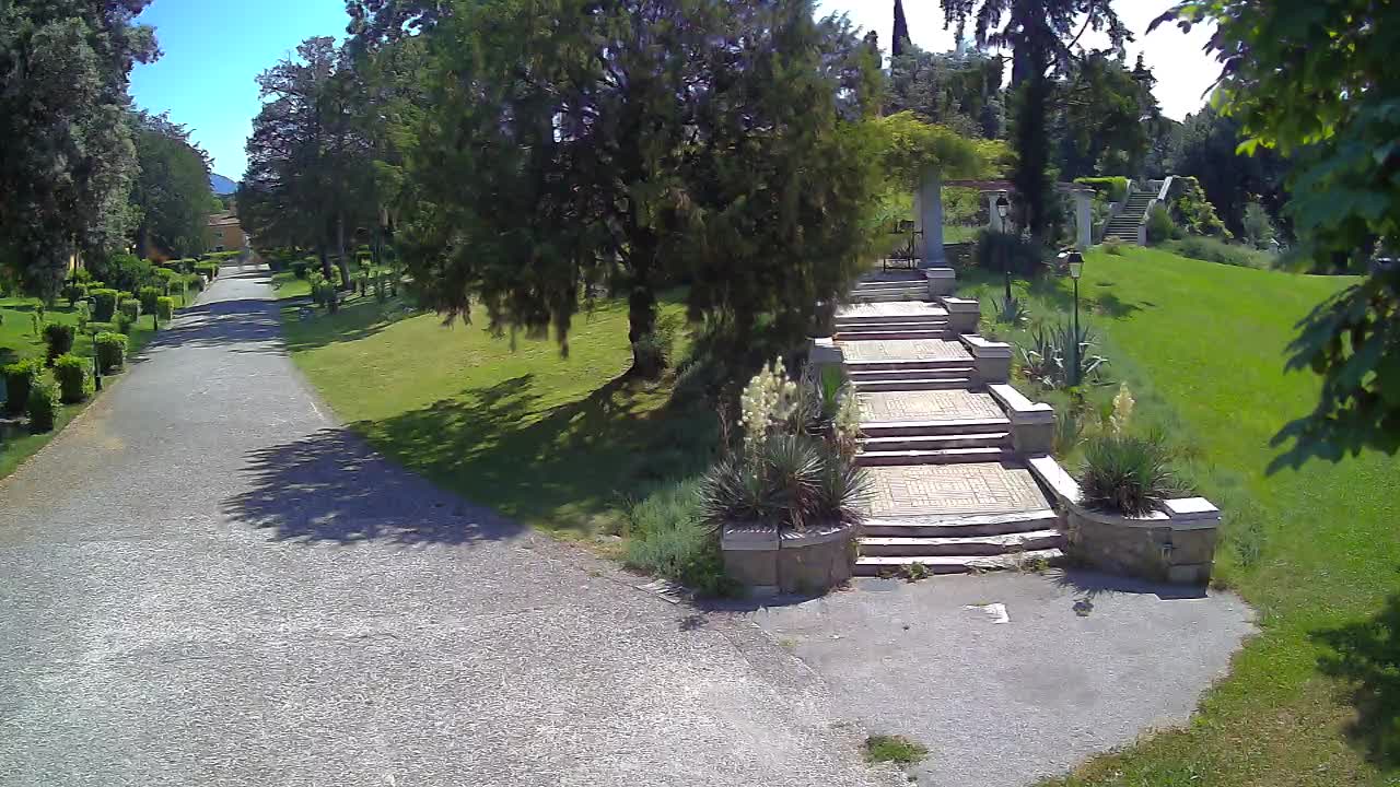 Parco Coronini-Cronberg Live Webcam – Green Oasis