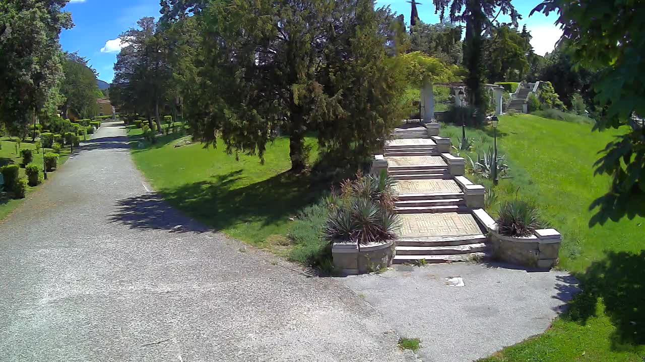 Parco Coronini-Cronberg Live Webcam – Green Oasis