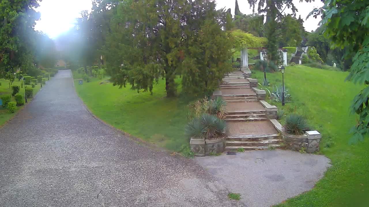 Parco Coronini-Cronberg Live Webcam – Green Oasis