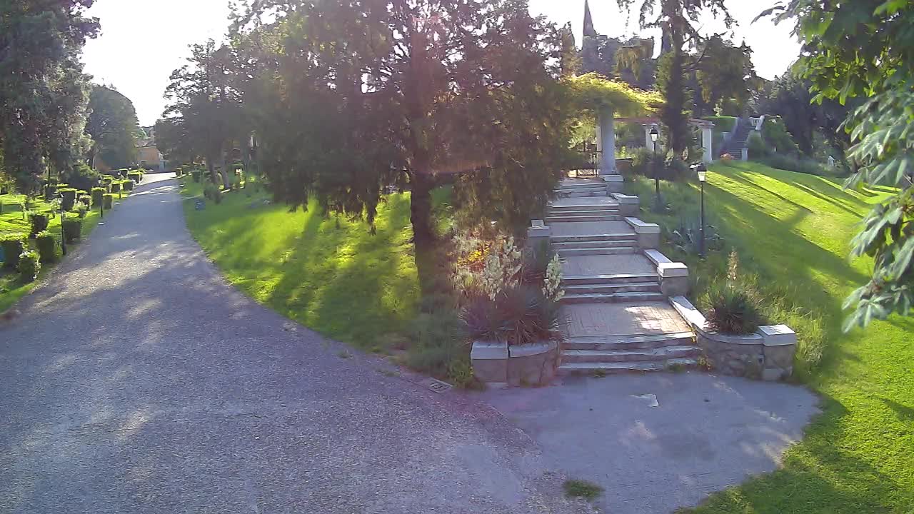 Parco Coronini-Cronberg Live Webcam – Green Oasis