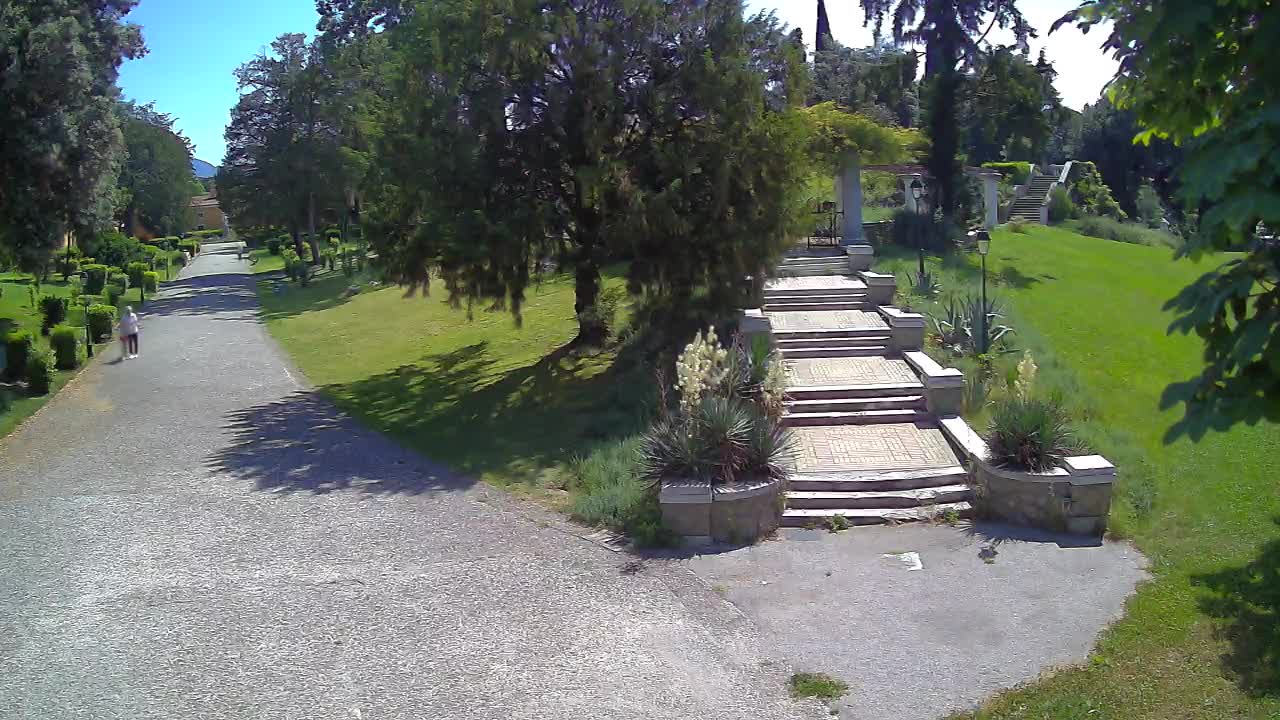 Parco Coronini-Cronberg Live Webcam – Green Oasis