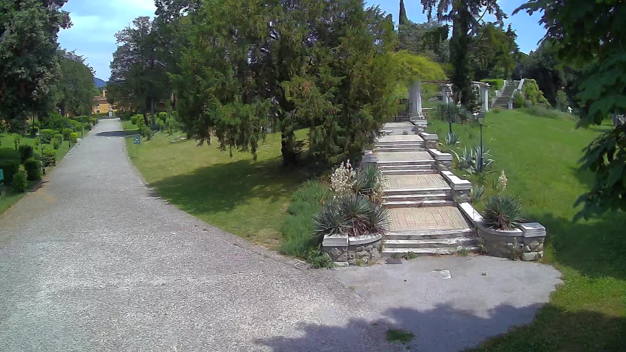 Parco Coronini-Cronberg Live Webcam – Green Oasis