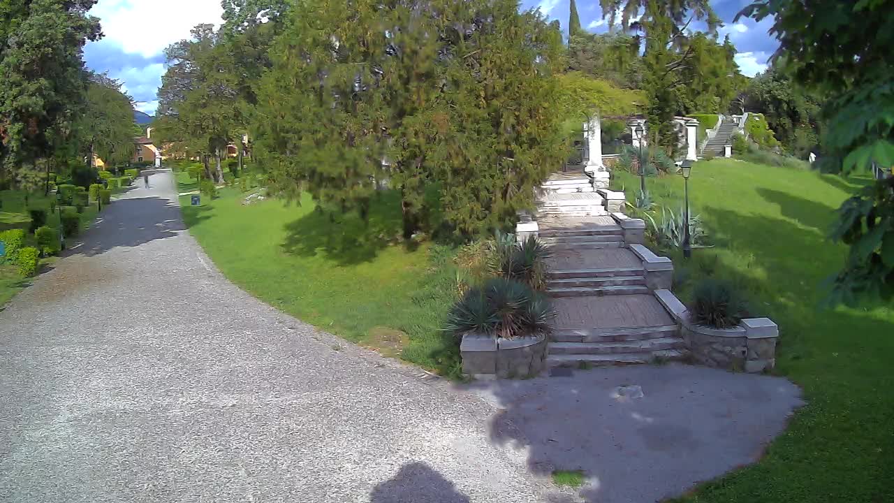 Parco Coronini-Cronberg Live Webcam – Green Oasis