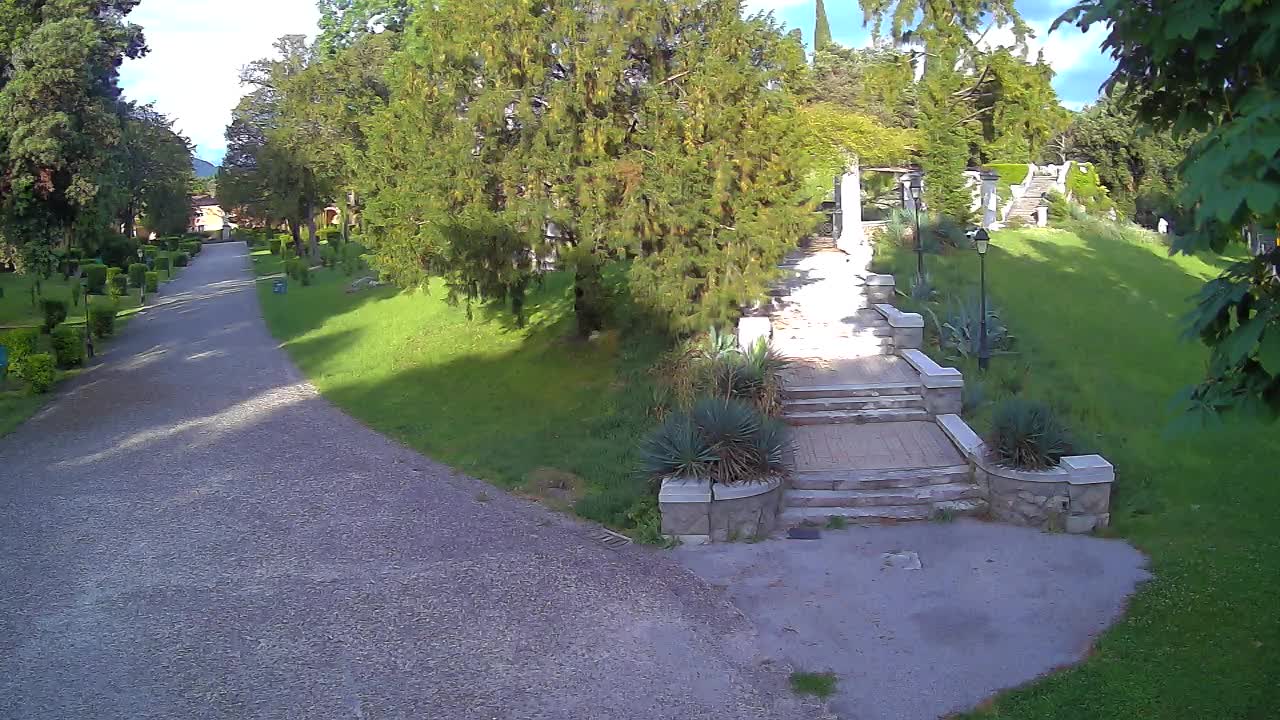 Parco Coronini-Cronberg Live Webcam – Green Oasis