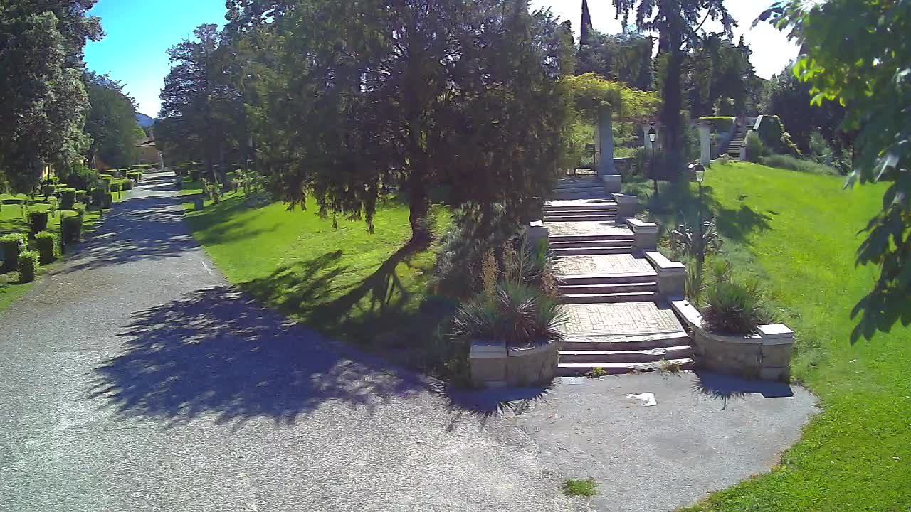 Parco Coronini-Cronberg Live Webcam – Green Oasis