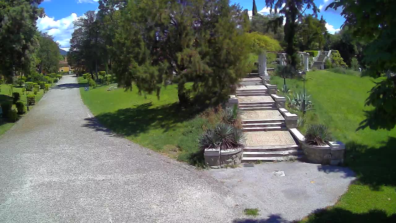 Parco Coronini-Cronberg Live Webcam – Green Oasis