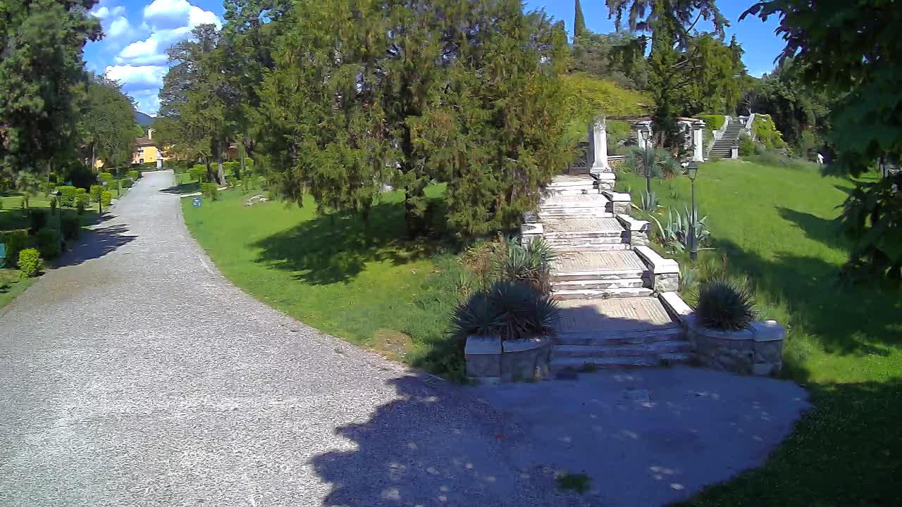 Parco Coronini-Cronberg Live Webcam – Green Oasis